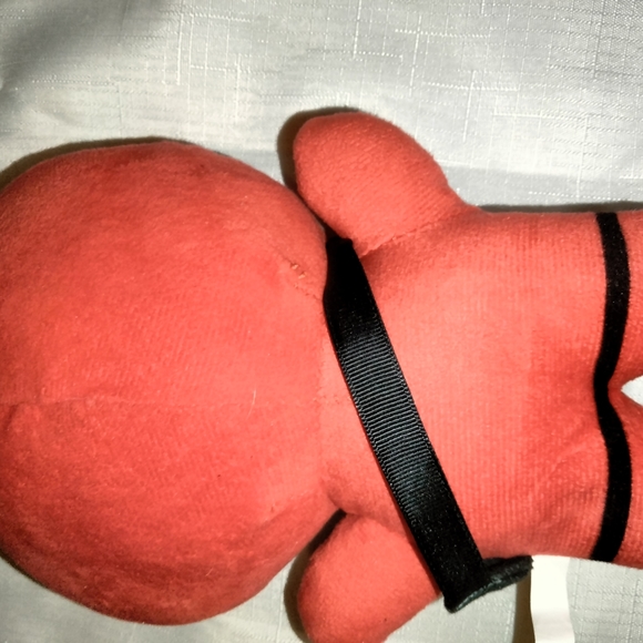 9" Squid game triangle plushie - Picture 2 of 7